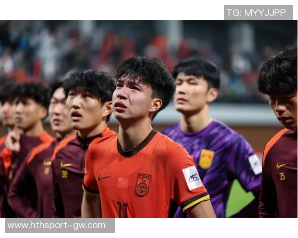 海港全队齐聚一堂为吾米提江蒯纪闻加油助威共庆U23亚洲杯半决赛之夜 海港全队齐聚一堂为吾米提江蒯纪闻加油助威共庆U23亚洲杯半决赛之夜